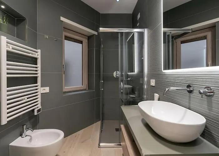 Metro A 1 Min - Casa Elegante - 3 Bagni En Apartment *